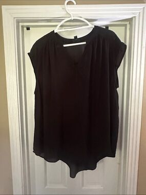 Worthington Black Cap-Sleeve V-Neck Blouse
